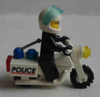 LEGO Лего минифигурка Полицейский на мотоцикле из серии № 6522