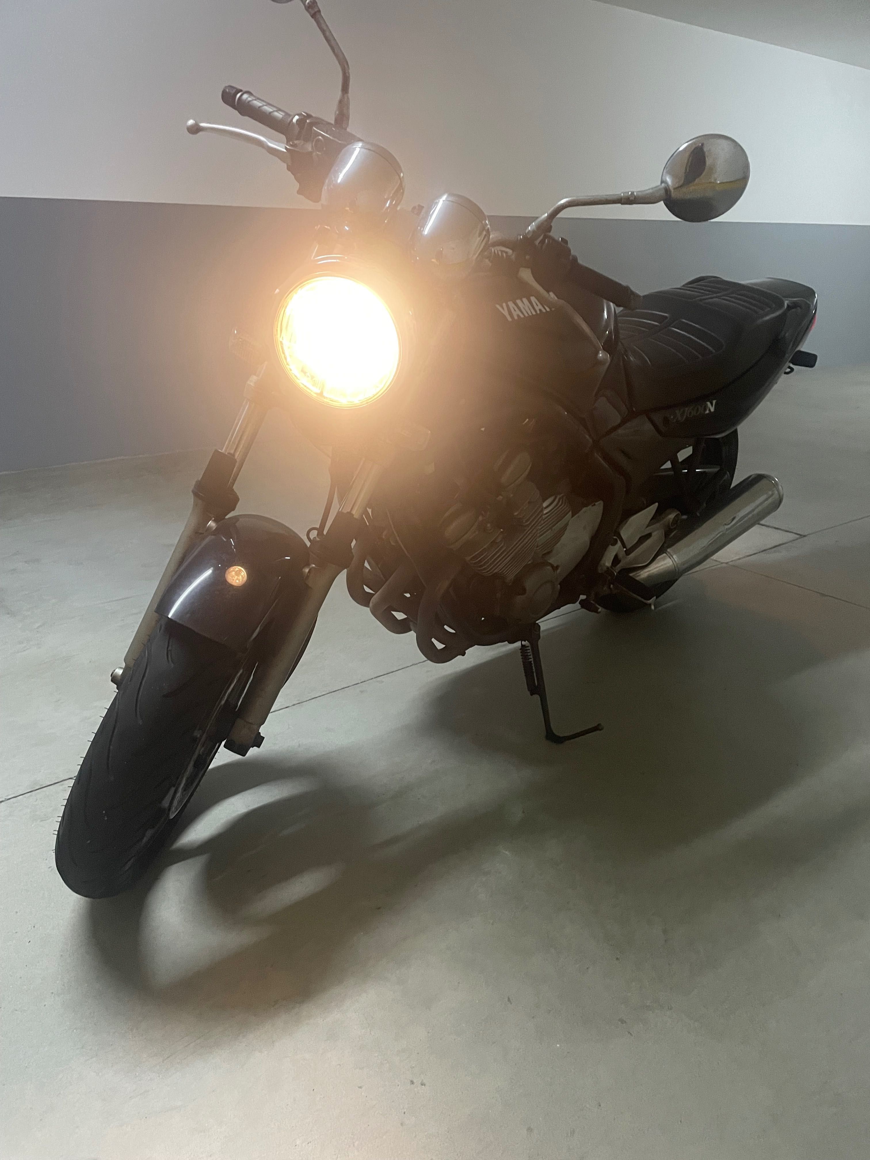 Moto Yamaha xj600n