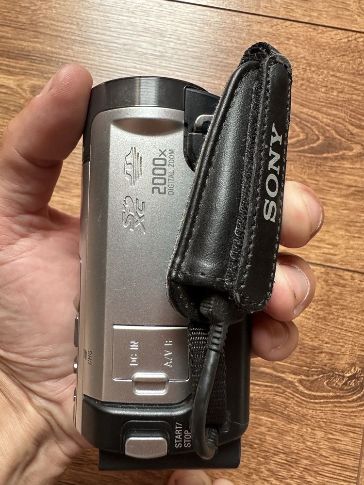 Продам видеокамеру Sony DCR-SX45E.