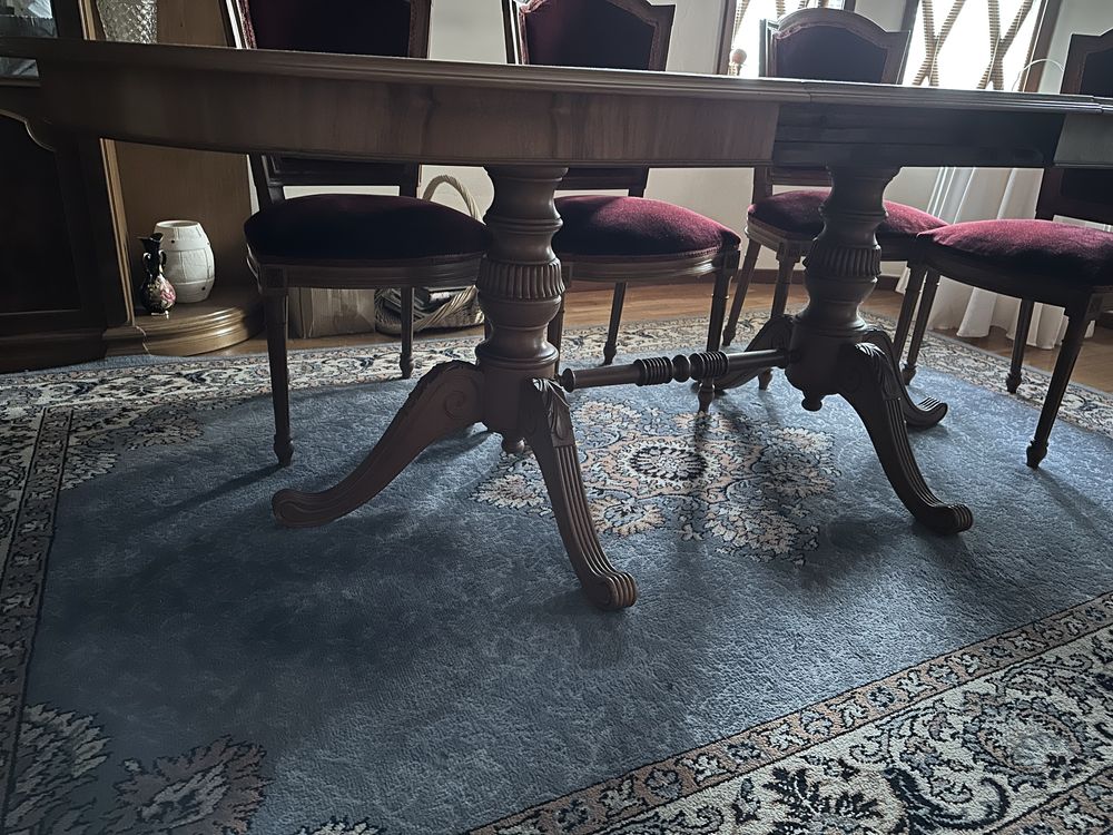 Mesa de jantar e 8 cadeiras madeira maciça