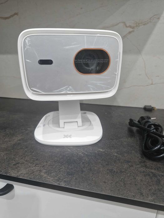 Proiektor Lenovo 100P optyczne FHD obstuga 4K automat. zoom wysoka jas