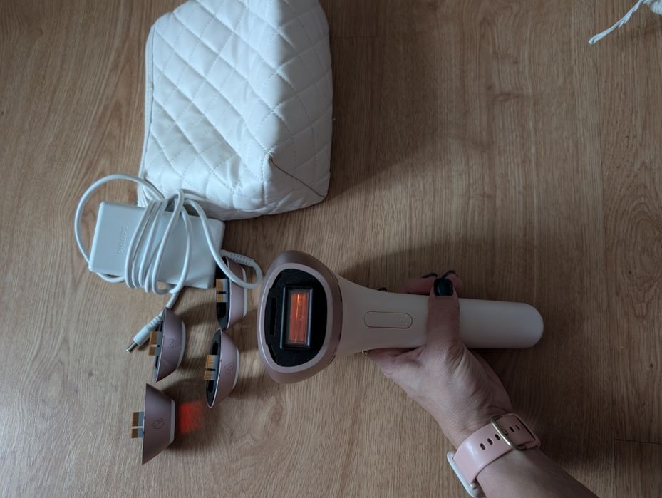 Philips Lumea 9000 BRI958/00  Ефективна домашня IPL-епіляція