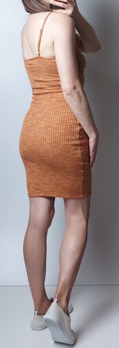H&M_obcisła letnia sukienka_XS/S