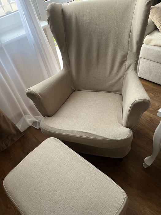 Fotel uszak IKEA z podnóżkiem