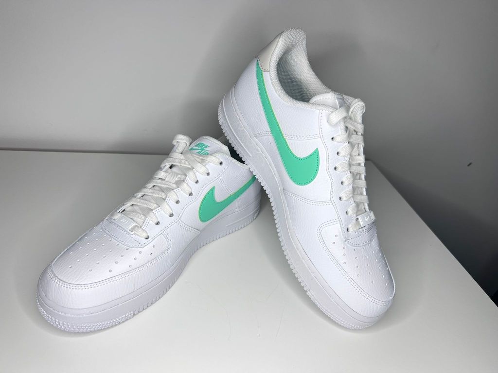 WMNS Nike Air Force 1 '07