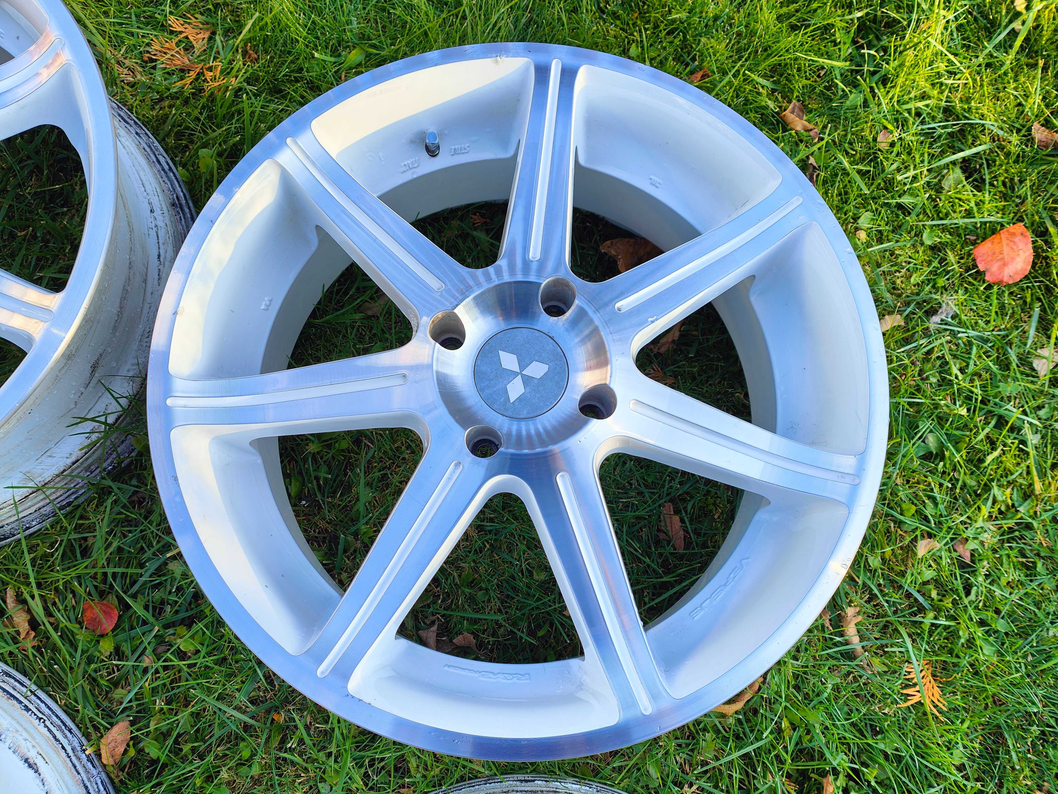 RAYS Versus Avanti CNC 18x7.5 4x114,3 prawdziwy JDM import z Japonii