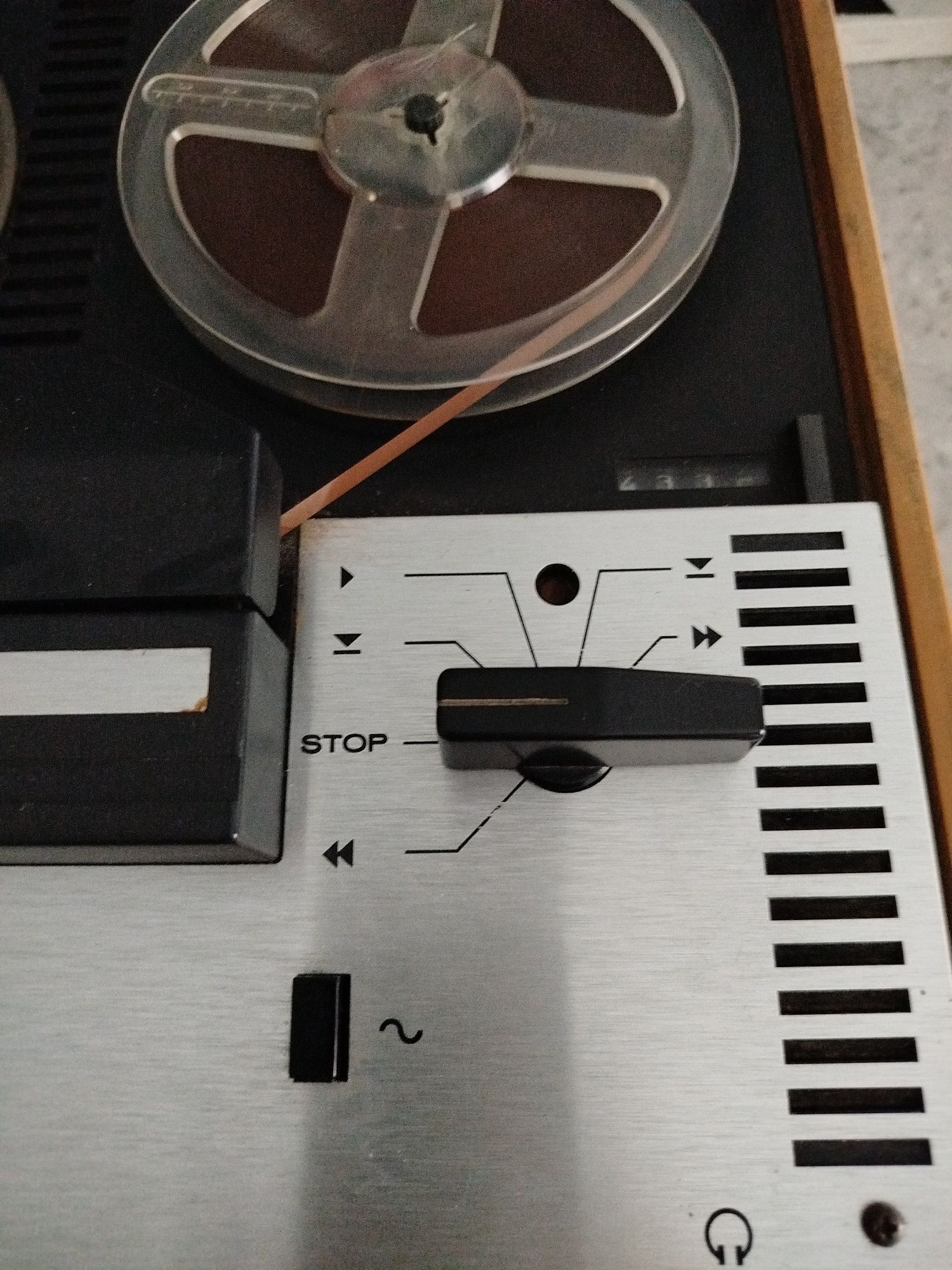 Magnetofon szpulowy ZK-147