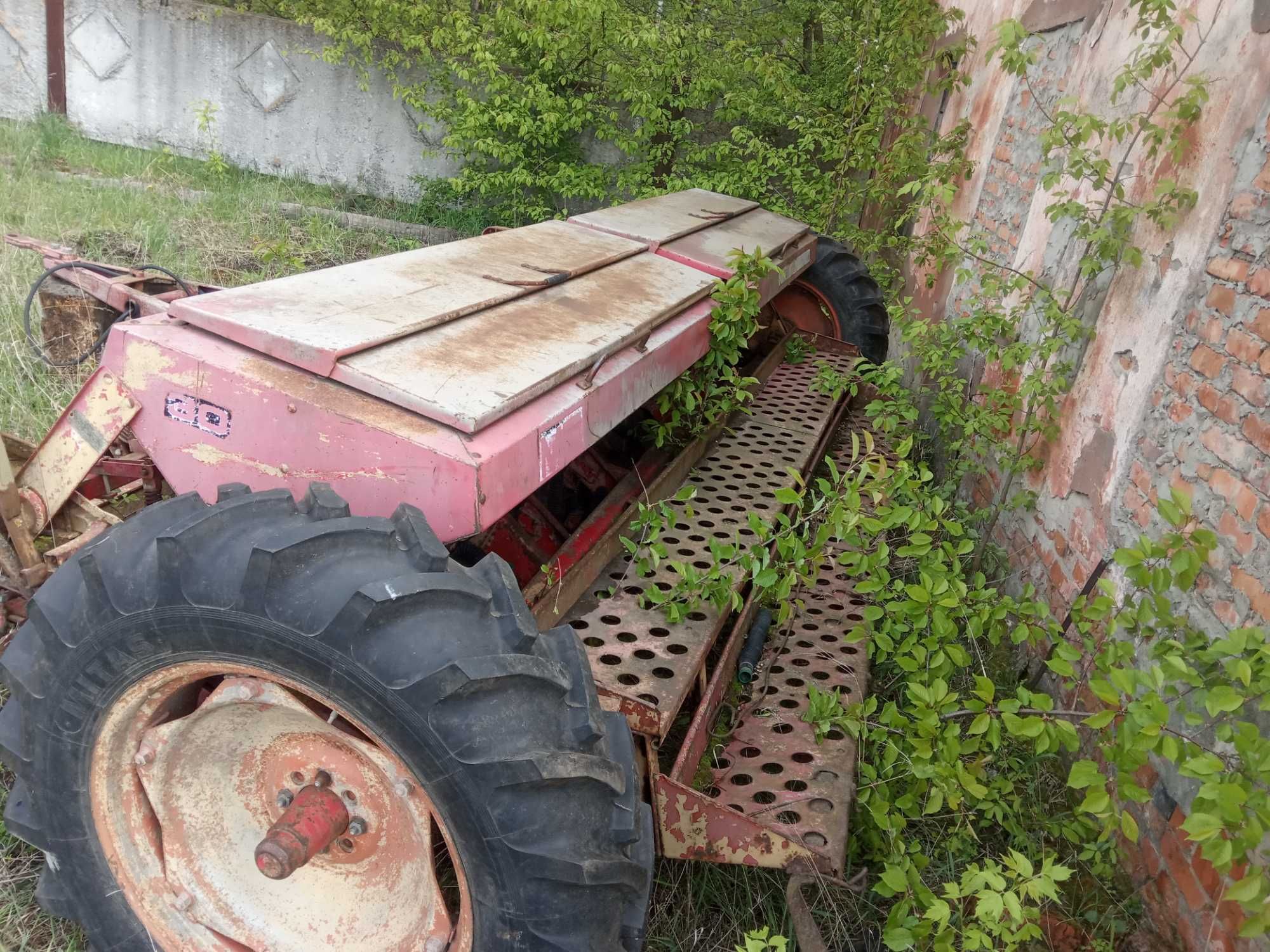 Продам сівалку зернову Massey Ferguson.