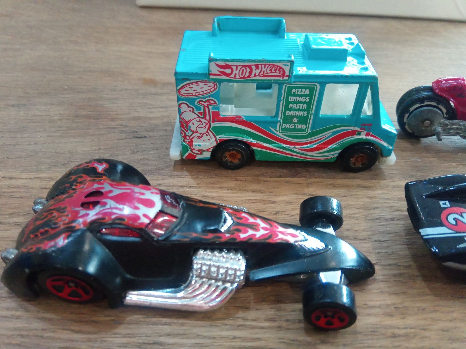 Autka Hot Wheels kolekcja 4 sztuki