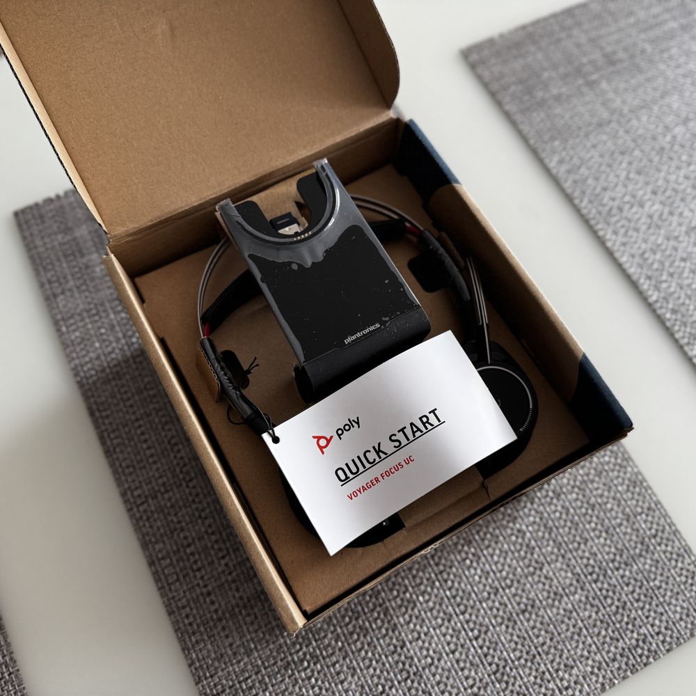 Sluchawki bluetooth Poly Plantronics Voyager Focus UC