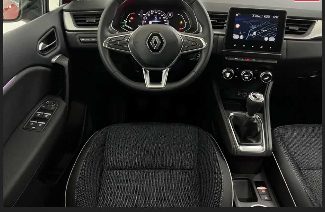 Renault Captur em estado novo