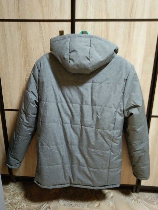 Куртка зимова сіра майже нова, б/в 1 раз, р.48, в ідеалі
