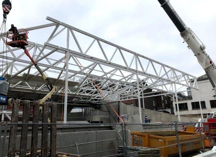 Telhados e estruturas metálicas