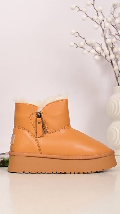 Шкіряні угі. Жіночі угі. Зимове жіноче взуття. Шкіряне взуття