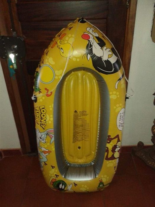 Bote insuflável looney tunes novo para criança