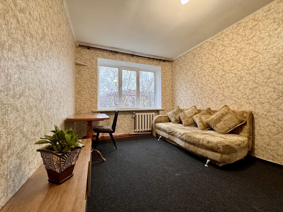 Двокімнатна квартира на Короленка