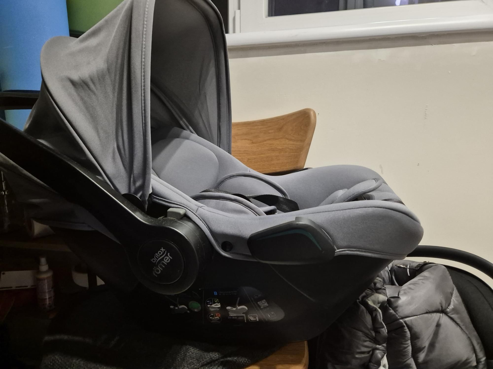 Продам Автокрісло Britax Römer BABY-SAFE