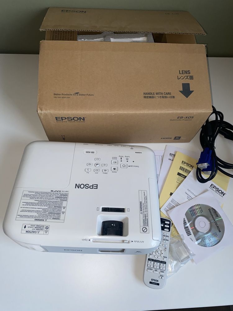 Projektor Epson EB-X05 3LCD – Idealny do biura i domowej rozrywki