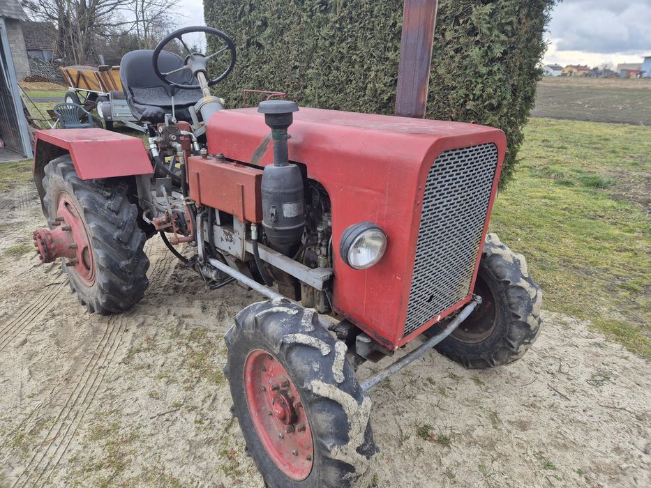 Traktor SAM c328