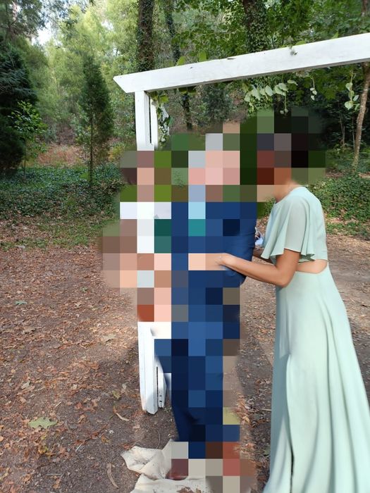 Vestido de cerimónia verde água, leve e elegante