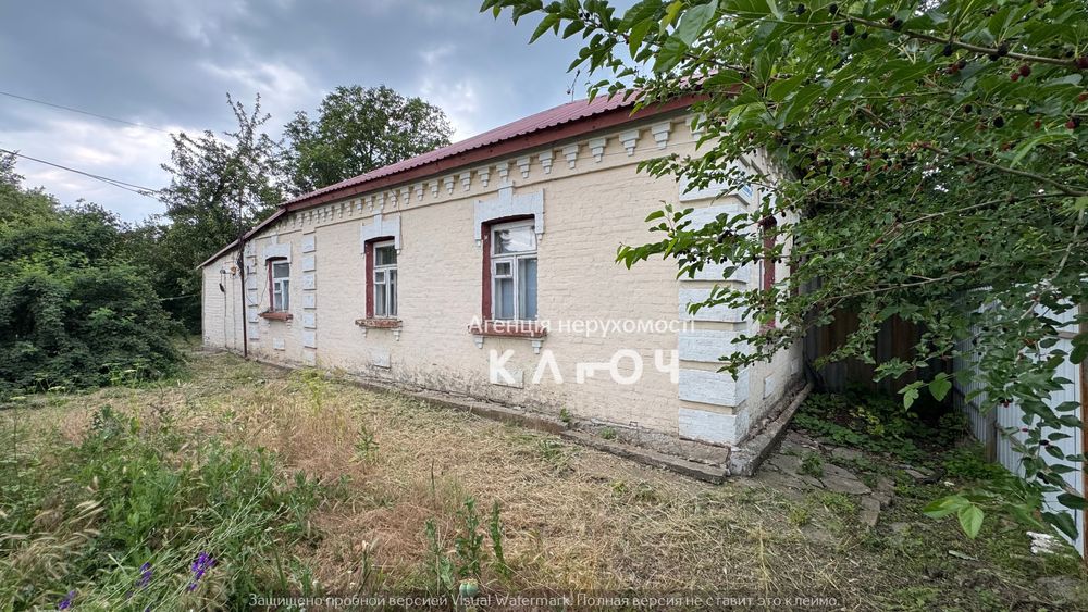 Продаж частини будинку з окремим двором в р-ні Критого ринку!