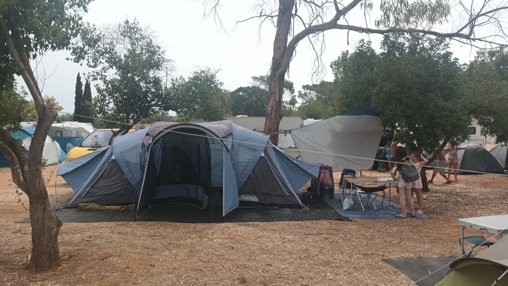 Tenda 2 quartos usada em bom estado...