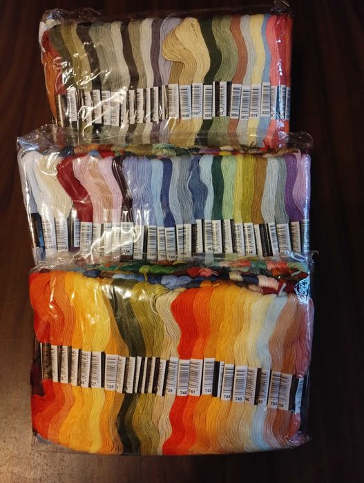 Нитки для вишивання набором