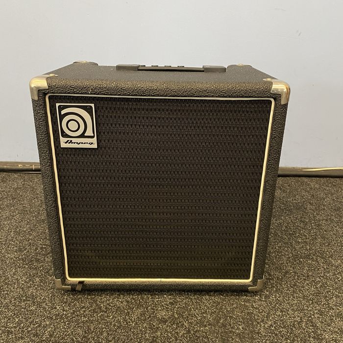 Комбик усилитель для бас гитары Ampeg BA-108