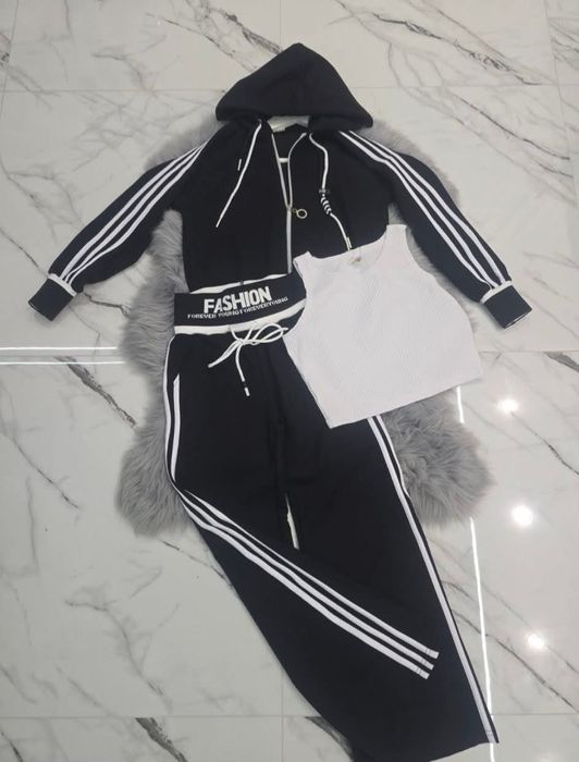 Спортивний костюм трійка для дівчинки 146