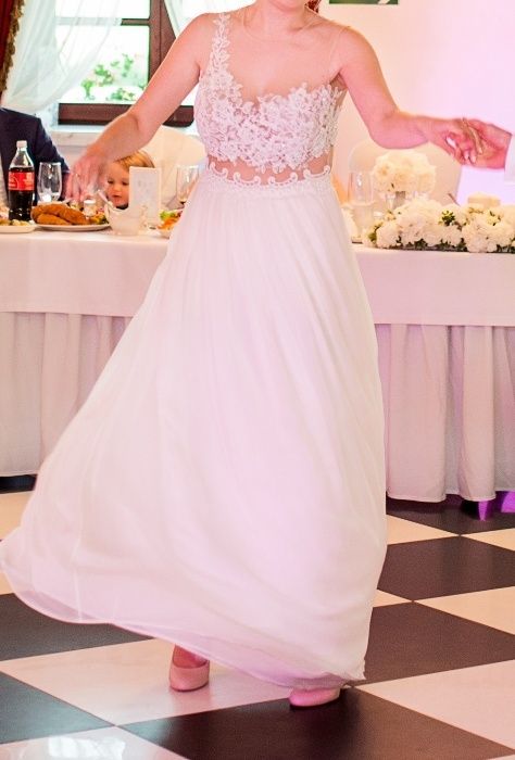 Jedwabna Suknia Ślubna - Koronka