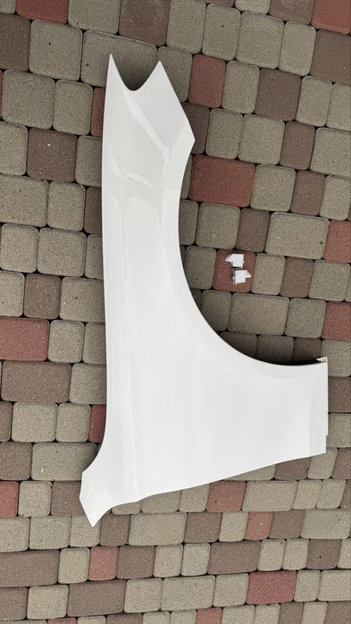 Праве переднє крило Mercedes 213