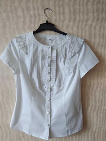 Блуза женская белая р. S в идеальном состоянии.