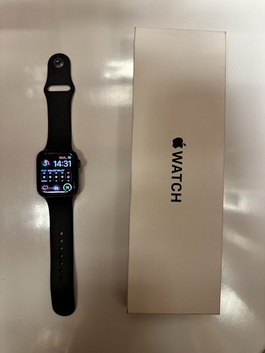 Apple watch SE ( 2a gen ) 44 mm