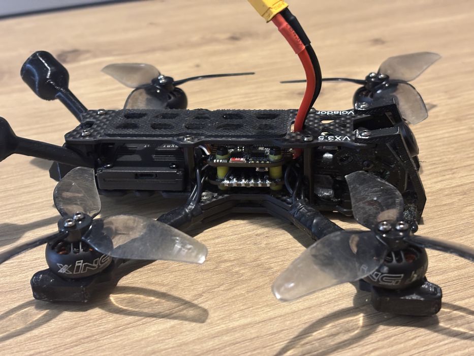 Zestaw Fpv dron z systemem cyfrowym + gogle Walksnail