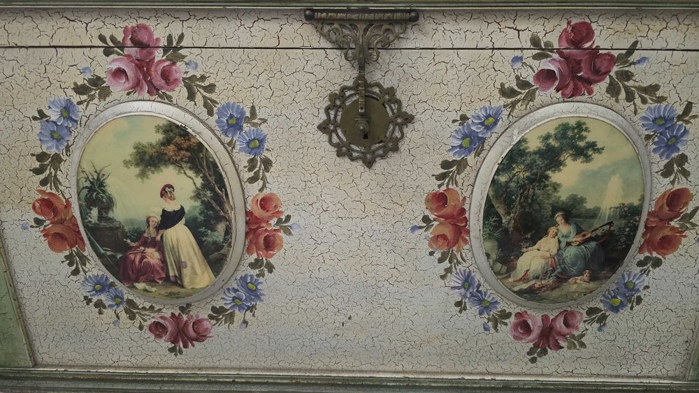 Baú antigo em excelente estado