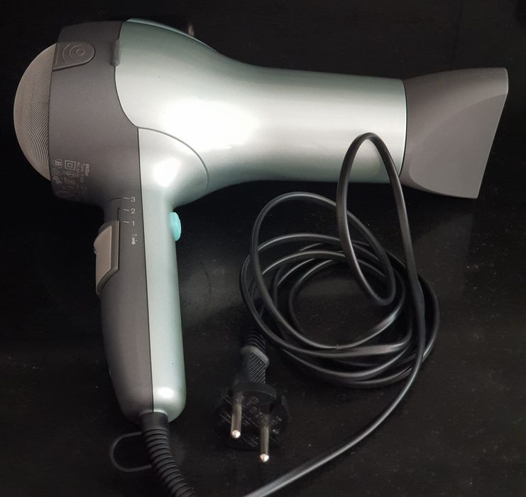 Secador de cabelo da marca Braun FuturPro Ion-Care, novo
