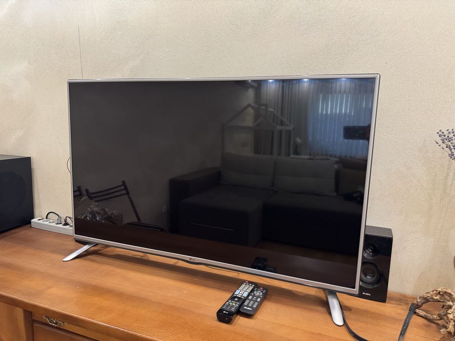 Телевізор LG 49“
