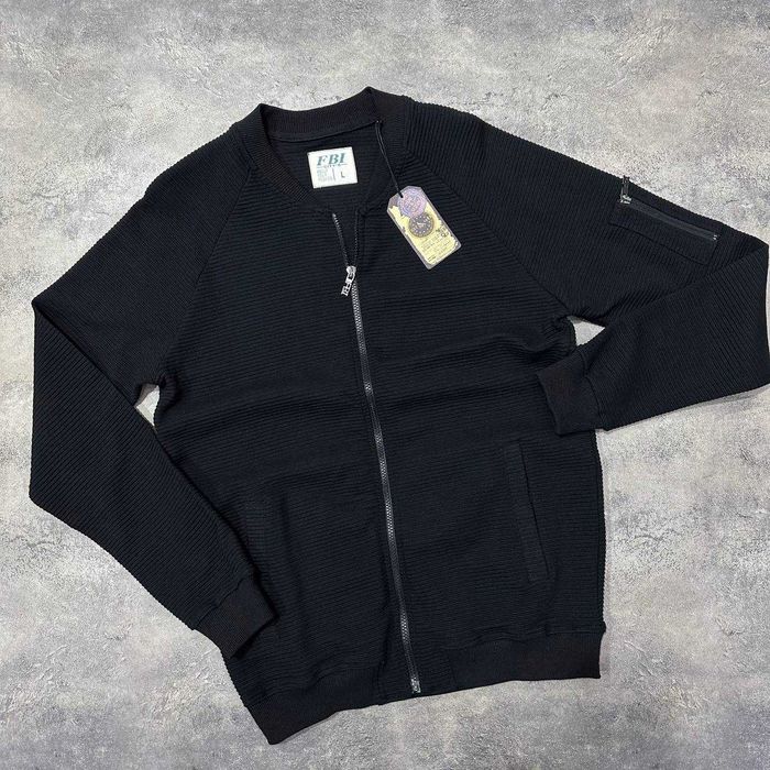 Чоловічий чорний бомбер FBI