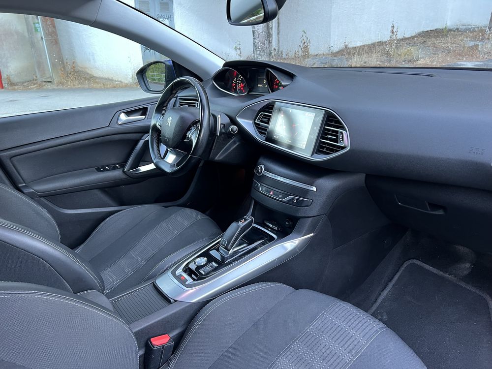 Peugeot 308 1.5 HDI 130 cv Active Caixa Automática