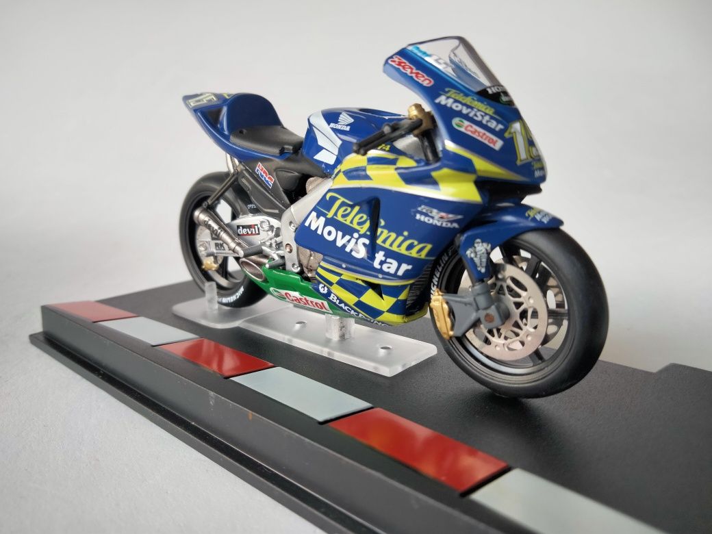 1:24 Honda RC211V #15 - Sete Gibernau (2004)