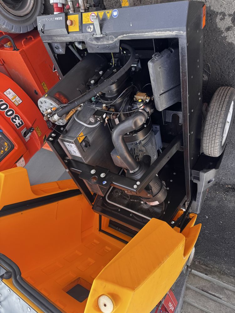 Sprężarka KAESER M50 E PE kompresor 2017 elektryczna atlas copco