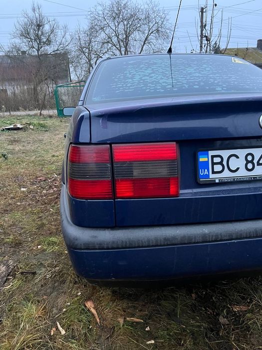 Wolksvagen Passat B4 1,8 моно інжектор