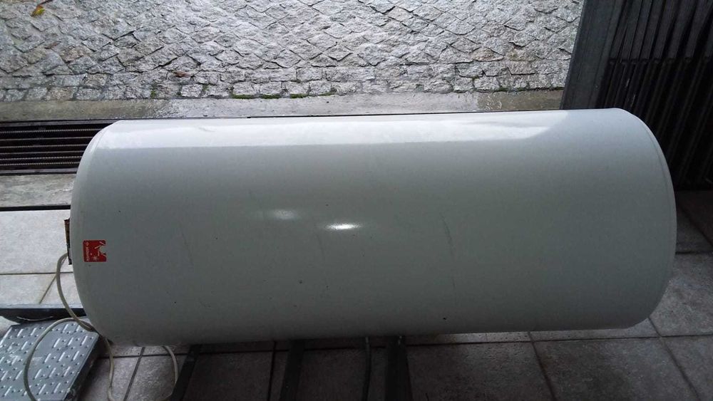 Cilindro de aguas sanitárias 150L