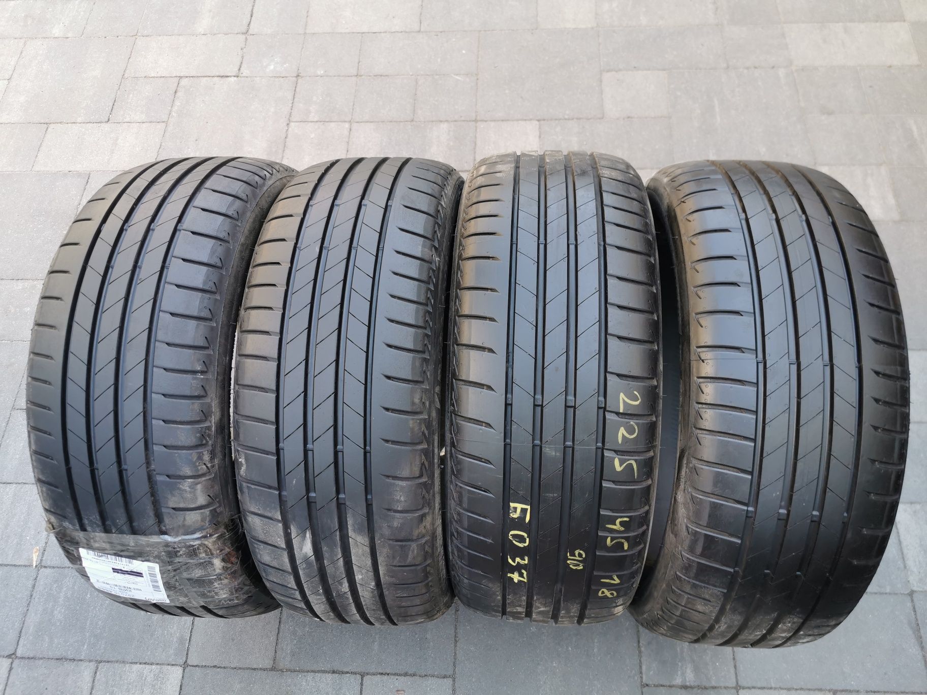 Летняя резина 225/45 R18 Bridgestone Turanza