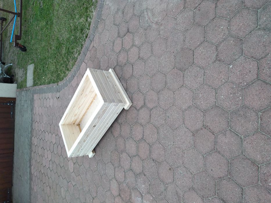 Skrzynie do kwiatów