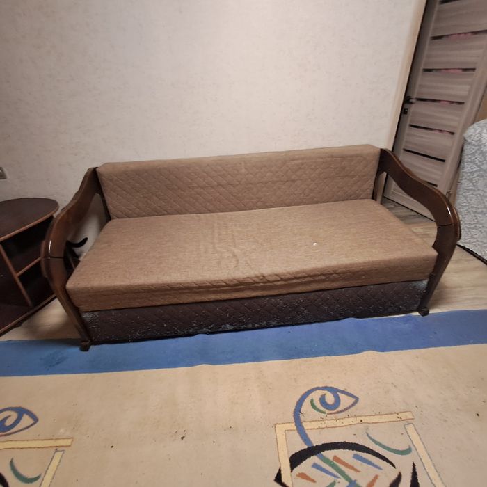 Диван ліжко кровать б.у. за пів ціни мебель меблі
