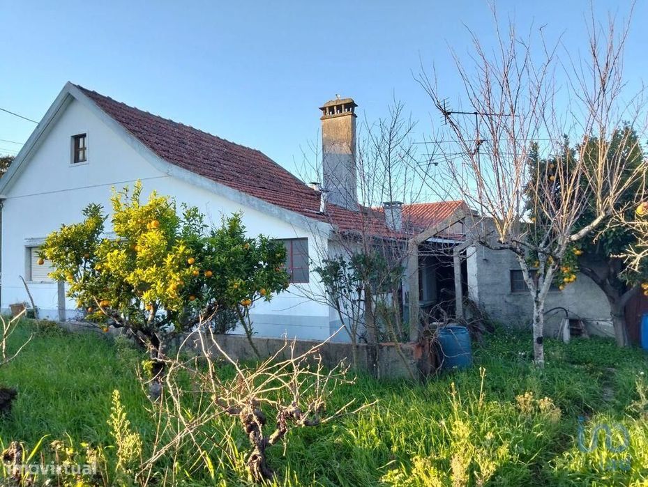 Casa de aldeia T2 em Chãos de 430,00 m2