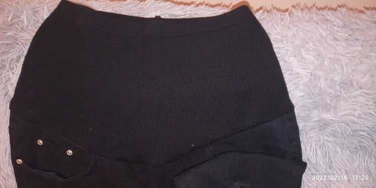 Ciążowe nowe jeansy z dziurami, czarne rurki