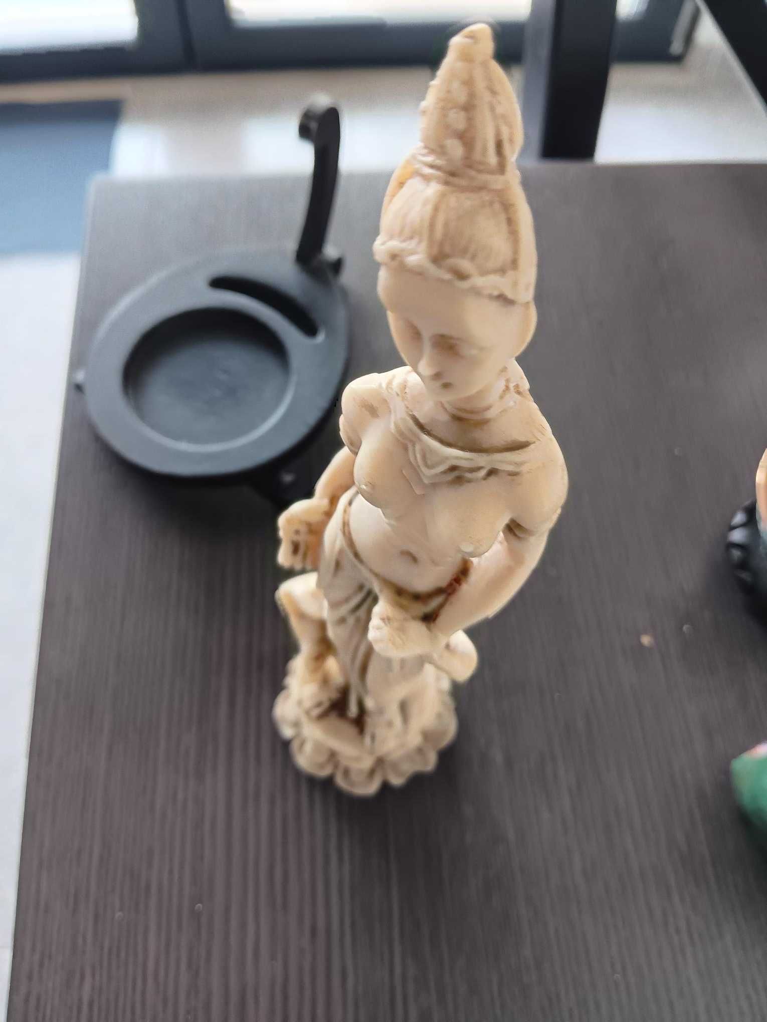 Estátua indiana, divindade hindu, deusa com serpente em resina anos 90