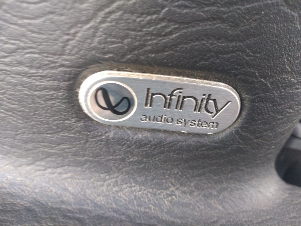 Infinity Audio System Głośniki Dodge Ram nagłośnienie wzmacniacz